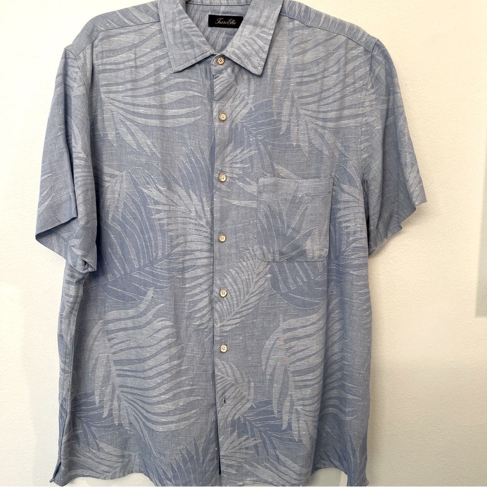 Men’s Light Blue Tropical Palm Frond pattern short sleeve Button down shirt, L